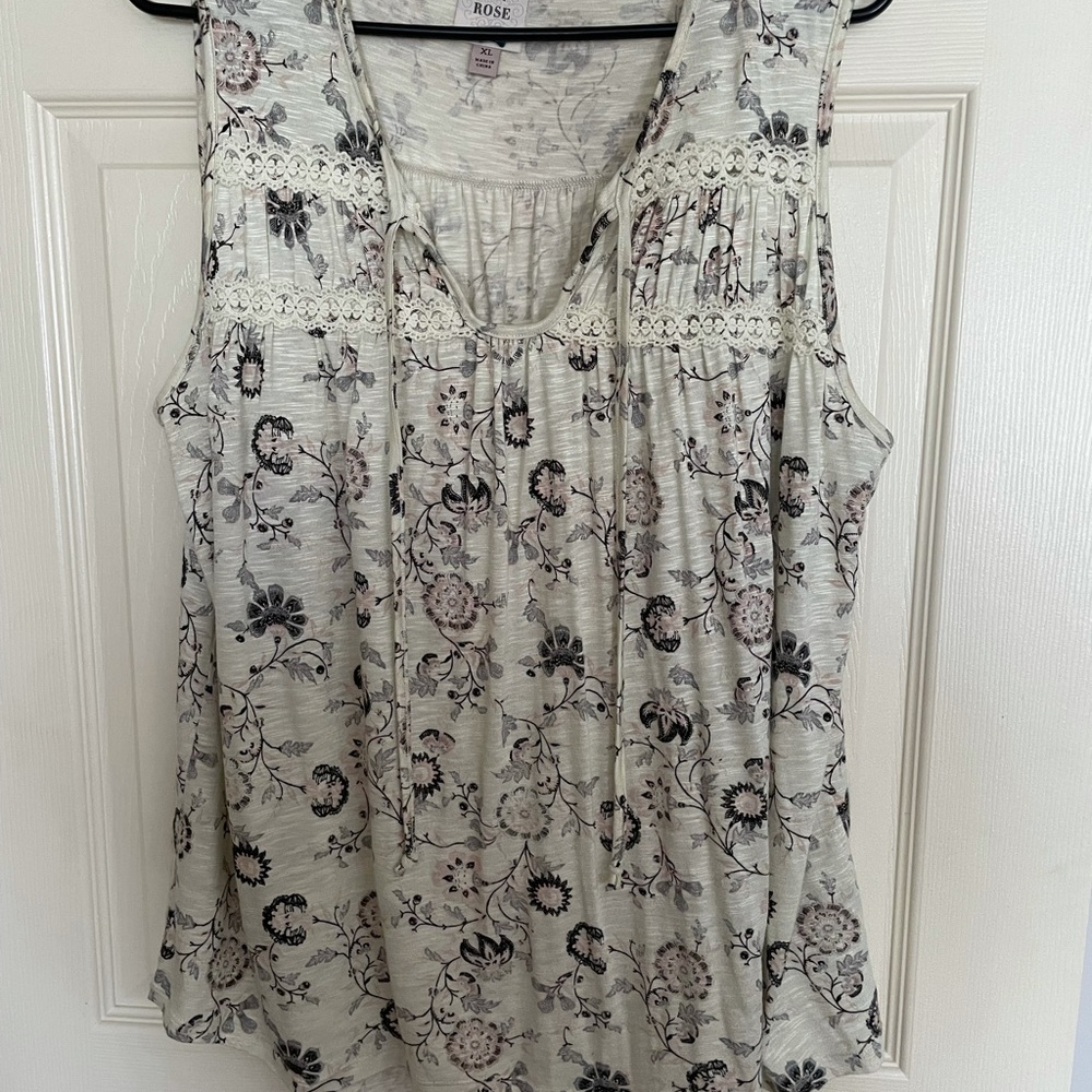 Knox Rose tank